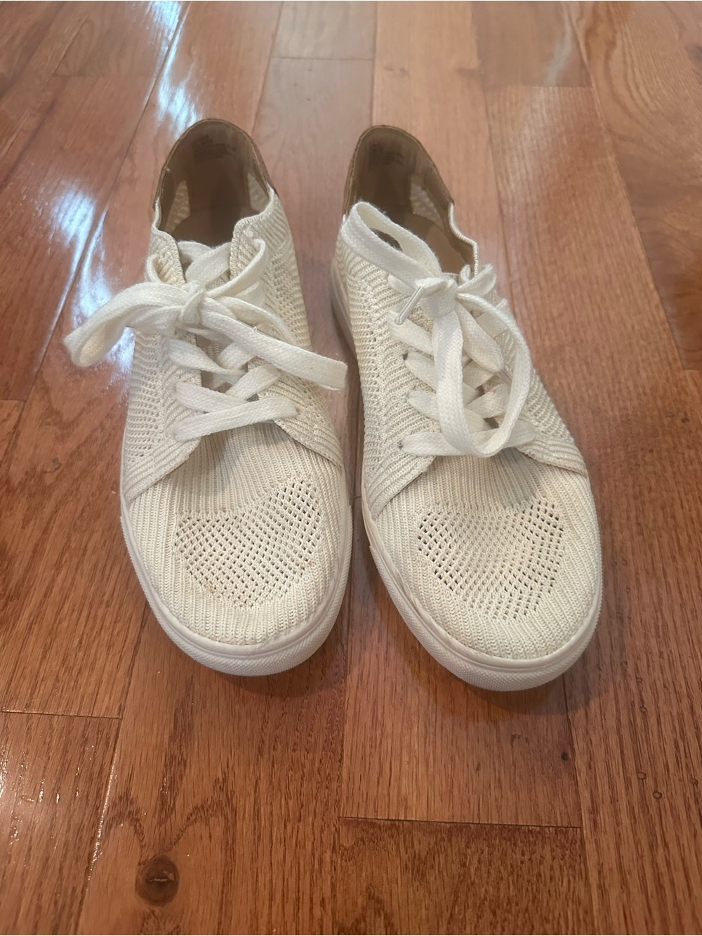Lucky Brand Lukia Woven Sneaker in color milkyway women’s size 7.5